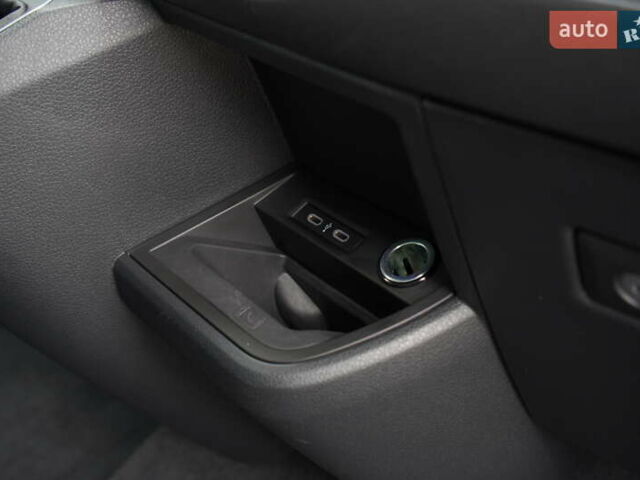 Серый Фольксваген Мультиван, объемом двигателя 1.97 л и пробегом 126 тыс. км за 49999 $, фото 41 на Automoto.ua