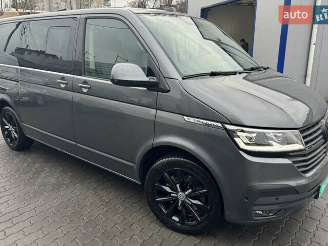 Серый Фольксваген Мультиван, объемом двигателя 1.97 л и пробегом 235 тыс. км за 49999 $, фото 13 на Automoto.ua