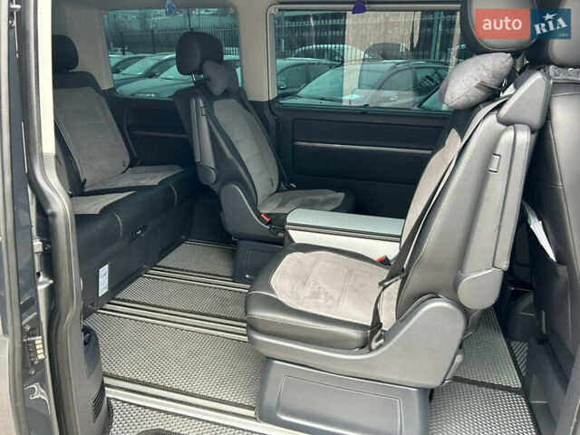 Серый Фольксваген Мультиван, объемом двигателя 1.97 л и пробегом 120 тыс. км за 57800 $, фото 23 на Automoto.ua