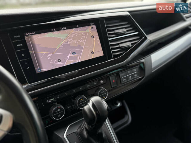 Серый Фольксваген Мультиван, объемом двигателя 2 л и пробегом 194 тыс. км за 50300 $, фото 65 на Automoto.ua