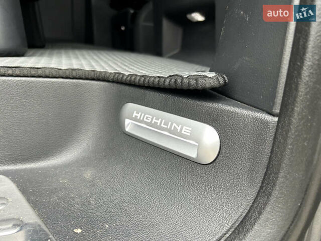 Серый Фольксваген Мультиван, объемом двигателя 1.97 л и пробегом 120 тыс. км за 57800 $, фото 11 на Automoto.ua