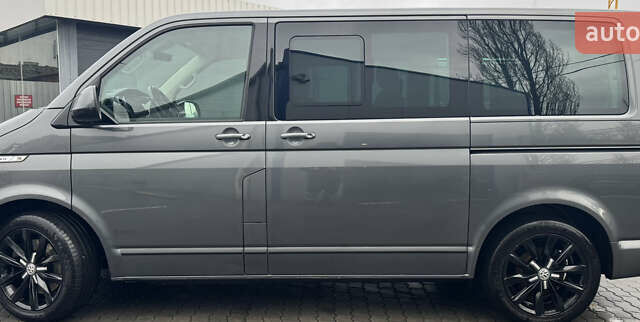 Серый Фольксваген Мультиван, объемом двигателя 1.97 л и пробегом 235 тыс. км за 49999 $, фото 3 на Automoto.ua