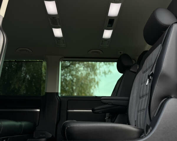 Серый Фольксваген Мультиван, объемом двигателя 2 л и пробегом 194 тыс. км за 50300 $, фото 60 на Automoto.ua