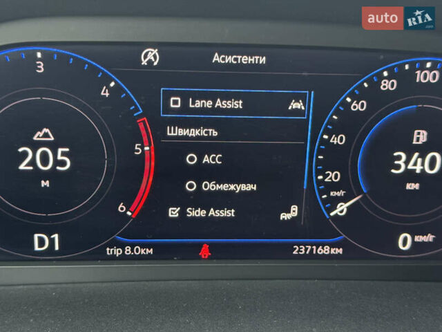 Серый Фольксваген Мультиван, объемом двигателя 1.97 л и пробегом 235 тыс. км за 49999 $, фото 35 на Automoto.ua