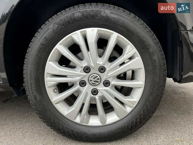 Серый Фольксваген Мультиван, объемом двигателя 1.97 л и пробегом 115 тыс. км за 67700 $, фото 18 на Automoto.ua