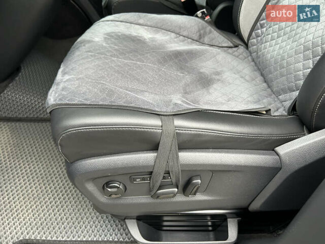 Серый Фольксваген Мультиван, объемом двигателя 1.97 л и пробегом 120 тыс. км за 57800 $, фото 28 на Automoto.ua