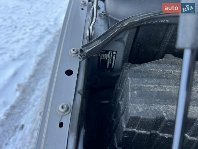 Сірий Фольксваген Мультиван, об'ємом двигуна 1.97 л та пробігом 118 тис. км за 62000 $, фото 84 на Automoto.ua