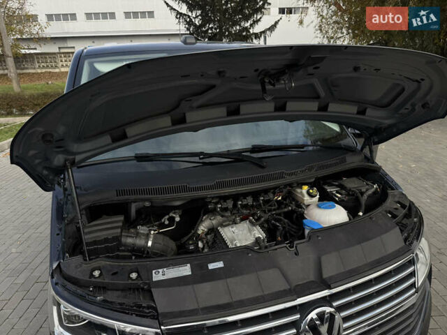 Серый Фольксваген Мультиван, объемом двигателя 2 л и пробегом 194 тыс. км за 50300 $, фото 8 на Automoto.ua