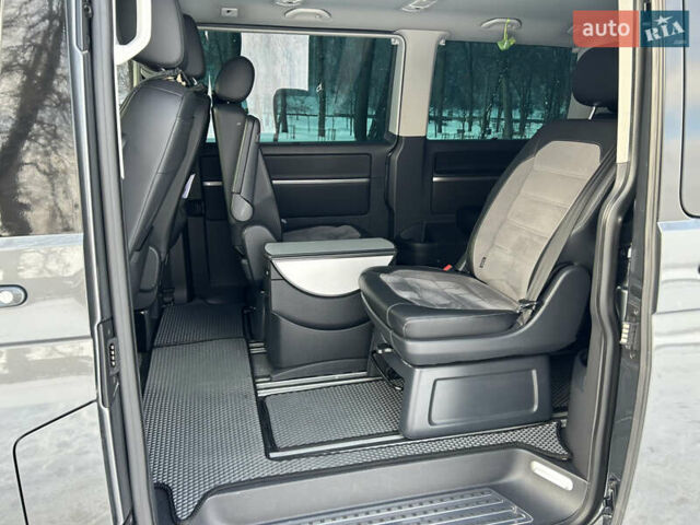 Сірий Фольксваген Мультиван, об'ємом двигуна 1.97 л та пробігом 130 тис. км за 57500 $, фото 32 на Automoto.ua