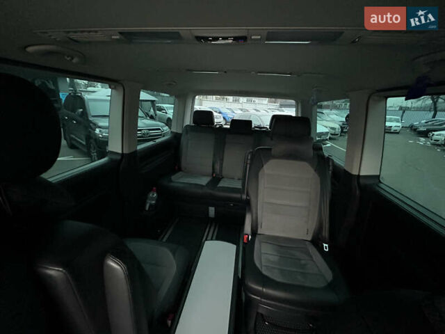 Серый Фольксваген Мультиван, объемом двигателя 1.97 л и пробегом 120 тыс. км за 57800 $, фото 27 на Automoto.ua