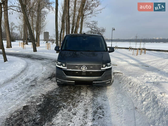 Сірий Фольксваген Мультиван, об'ємом двигуна 1.97 л та пробігом 130 тис. км за 57500 $, фото 2 на Automoto.ua