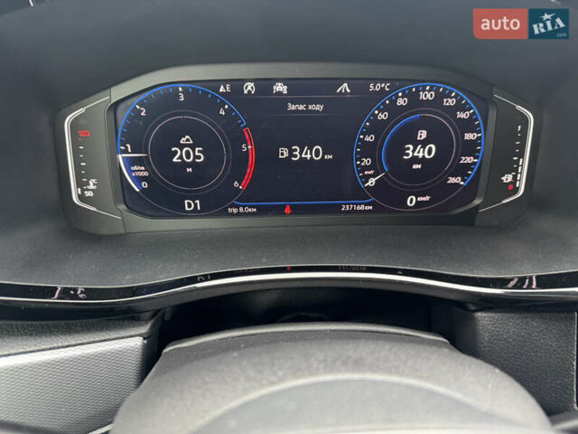 Серый Фольксваген Мультиван, объемом двигателя 1.97 л и пробегом 235 тыс. км за 49999 $, фото 31 на Automoto.ua