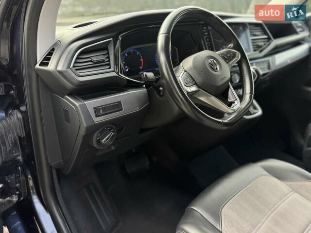 Серый Фольксваген Мультиван, объемом двигателя 2 л и пробегом 194 тыс. км за 50300 $, фото 6 на Automoto.ua