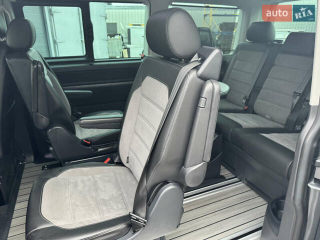 Сірий Фольксваген Мультиван, об'ємом двигуна 1.97 л та пробігом 235 тис. км за 49999 $, фото 20 на Automoto.ua