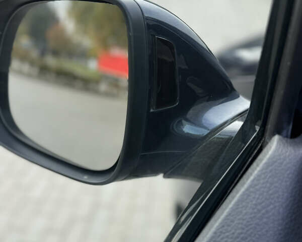 Серый Фольксваген Мультиван, объемом двигателя 2 л и пробегом 194 тыс. км за 50300 $, фото 7 на Automoto.ua