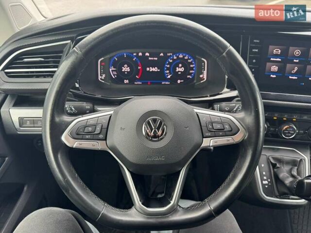Серый Фольксваген Мультиван, объемом двигателя 2 л и пробегом 235 тыс. км за 49500 $, фото 32 на Automoto.ua