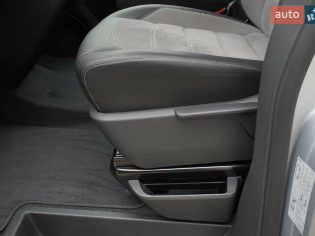 Сірий Фольксваген Мультиван, об'ємом двигуна 1.97 л та пробігом 126 тис. км за 49999 $, фото 16 на Automoto.ua