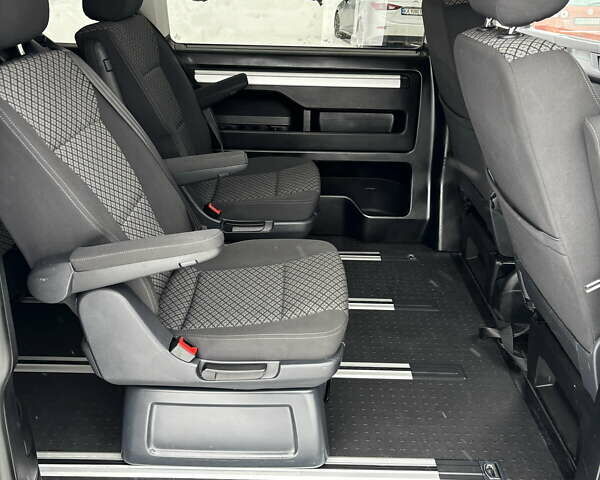 Серый Фольксваген Мультиван, объемом двигателя 2 л и пробегом 170 тыс. км за 42500 $, фото 17 на Automoto.ua