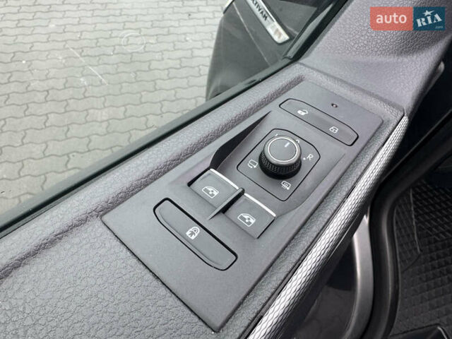 Сірий Фольксваген Мультиван, об'ємом двигуна 1.97 л та пробігом 235 тис. км за 49999 $, фото 27 на Automoto.ua