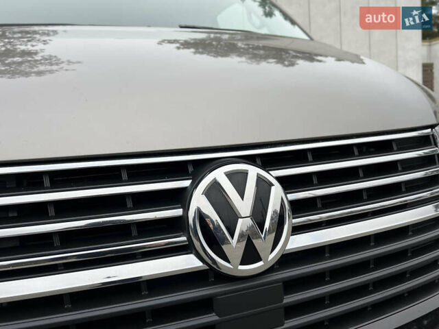 Серый Фольксваген Мультиван, объемом двигателя 1.97 л и пробегом 115 тыс. км за 67700 $, фото 23 на Automoto.ua