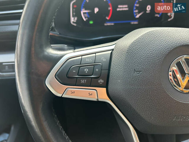 Сірий Фольксваген Мультиван, об'ємом двигуна 1.97 л та пробігом 130 тис. км за 57500 $, фото 21 на Automoto.ua