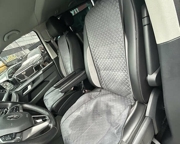 Серый Фольксваген Мультиван, объемом двигателя 1.97 л и пробегом 120 тыс. км за 57800 $, фото 29 на Automoto.ua