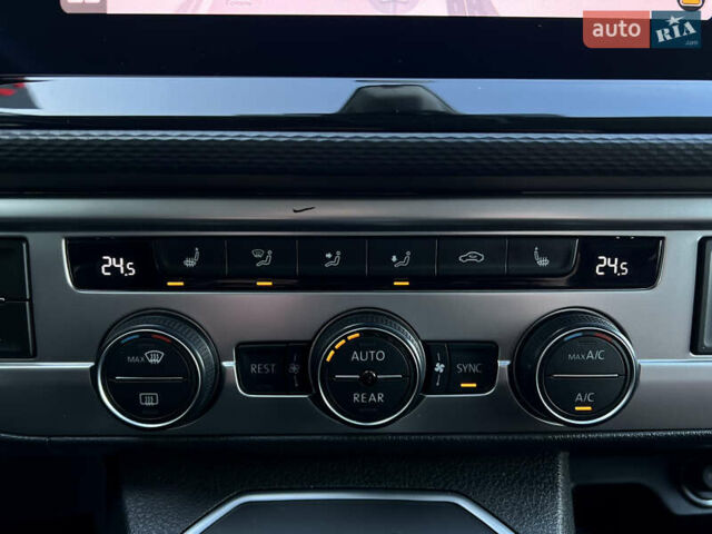 Сірий Фольксваген Мультиван, об'ємом двигуна 1.97 л та пробігом 118 тис. км за 66900 $, фото 74 на Automoto.ua