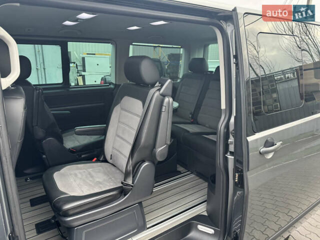 Серый Фольксваген Мультиван, объемом двигателя 1.97 л и пробегом 235 тыс. км за 49999 $, фото 19 на Automoto.ua