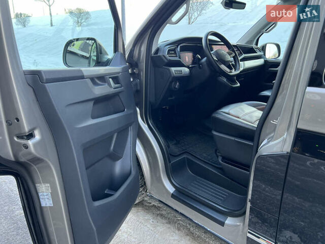 Сірий Фольксваген Мультиван, об'ємом двигуна 1.97 л та пробігом 118 тис. км за 66900 $, фото 61 на Automoto.ua