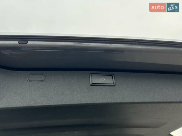 Серый Фольксваген Мультиван, объемом двигателя 1.97 л и пробегом 120 тыс. км за 57800 $, фото 12 на Automoto.ua