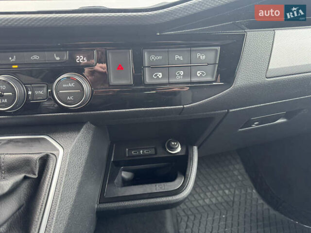 Серый Фольксваген Мультиван, объемом двигателя 1.97 л и пробегом 235 тыс. км за 49999 $, фото 33 на Automoto.ua