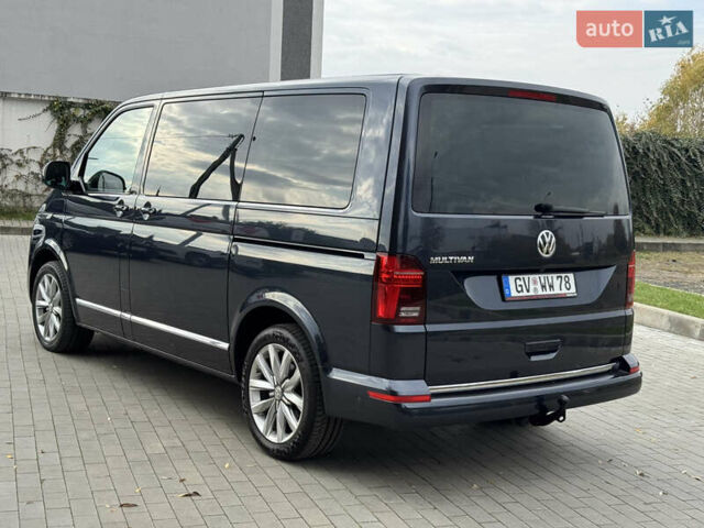 Серый Фольксваген Мультиван, объемом двигателя 2 л и пробегом 194 тыс. км за 50300 $, фото 56 на Automoto.ua