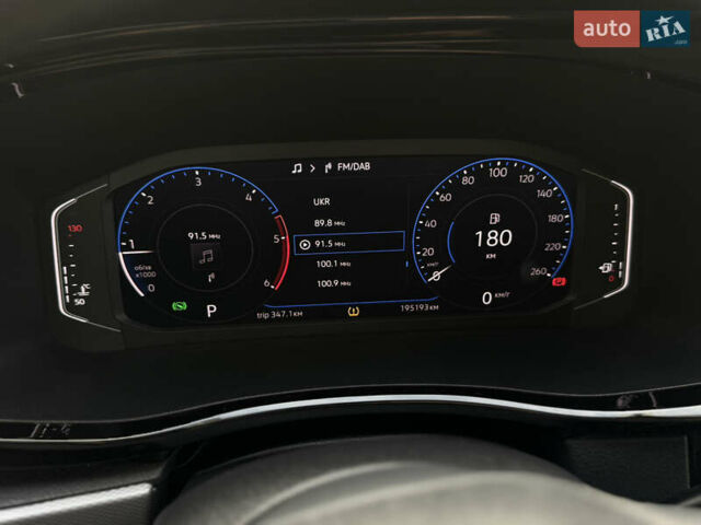 Серый Фольксваген Мультиван, объемом двигателя 2 л и пробегом 194 тыс. км за 50300 $, фото 4 на Automoto.ua