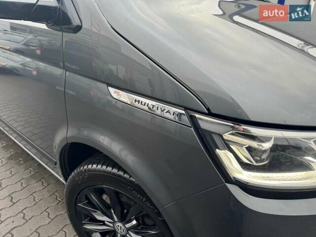 Серый Фольксваген Мультиван, объемом двигателя 2 л и пробегом 235 тыс. км за 49500 $, фото 14 на Automoto.ua