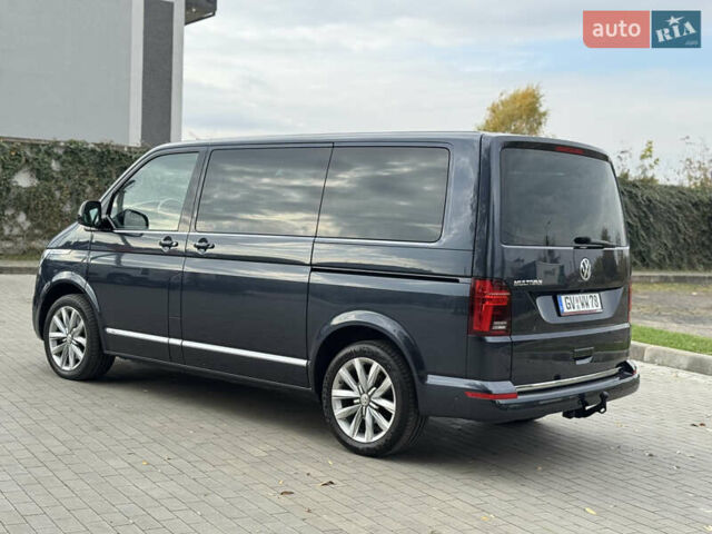 Серый Фольксваген Мультиван, объемом двигателя 2 л и пробегом 194 тыс. км за 50300 $, фото 55 на Automoto.ua