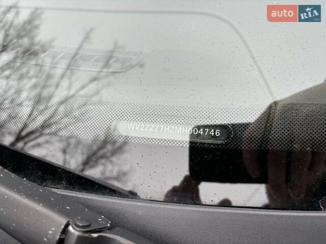 Серый Фольксваген Мультиван, объемом двигателя 2 л и пробегом 170 тыс. км за 42500 $, фото 22 на Automoto.ua