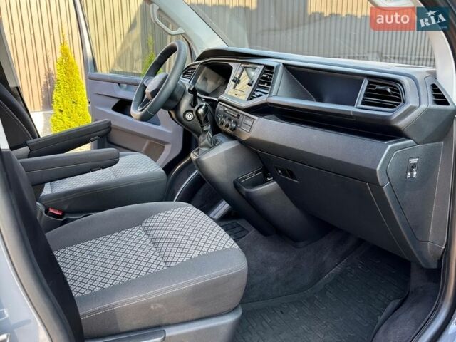 Серый Фольксваген Мультиван, объемом двигателя 2 л и пробегом 170 тыс. км за 34800 $, фото 15 на Automoto.ua