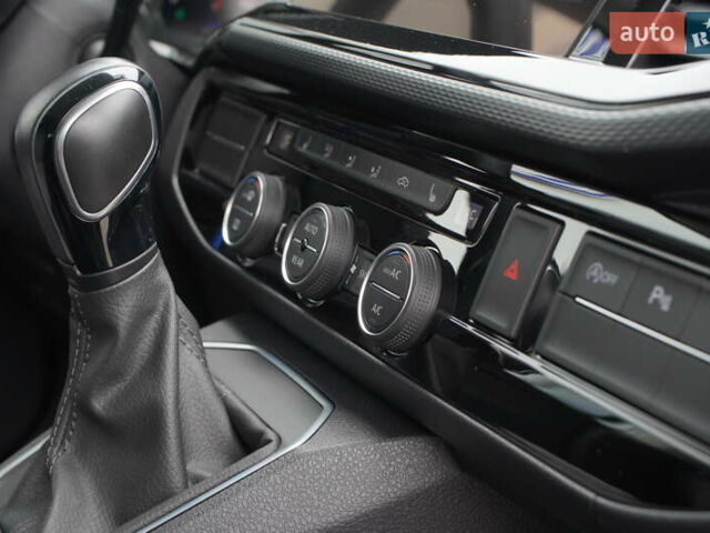 Серый Фольксваген Мультиван, объемом двигателя 1.97 л и пробегом 126 тыс. км за 49999 $, фото 23 на Automoto.ua