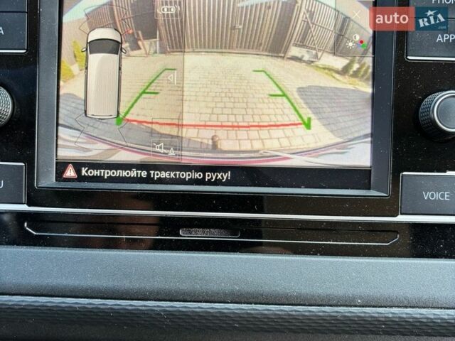 Серый Фольксваген Мультиван, объемом двигателя 2 л и пробегом 170 тыс. км за 34800 $, фото 20 на Automoto.ua