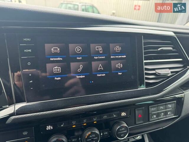 Серый Фольксваген Мультиван, объемом двигателя 2 л и пробегом 235 тыс. км за 49500 $, фото 34 на Automoto.ua