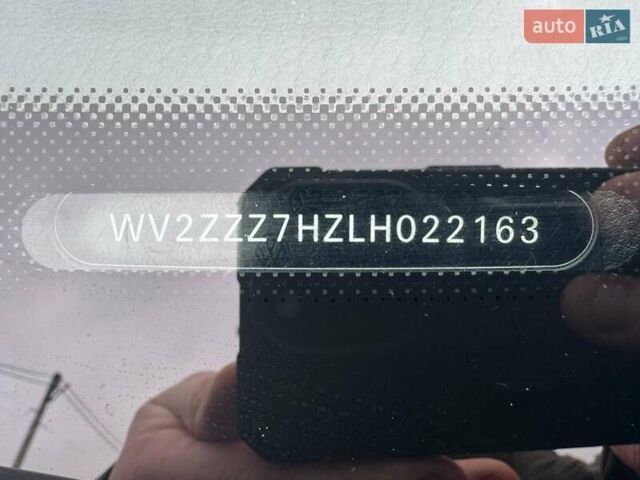 Серый Фольксваген Мультиван, объемом двигателя 2 л и пробегом 235 тыс. км за 49500 $, фото 51 на Automoto.ua