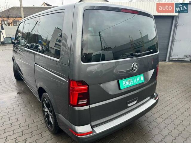 Серый Фольксваген Мультиван, объемом двигателя 2 л и пробегом 235 тыс. км за 49500 $, фото 6 на Automoto.ua