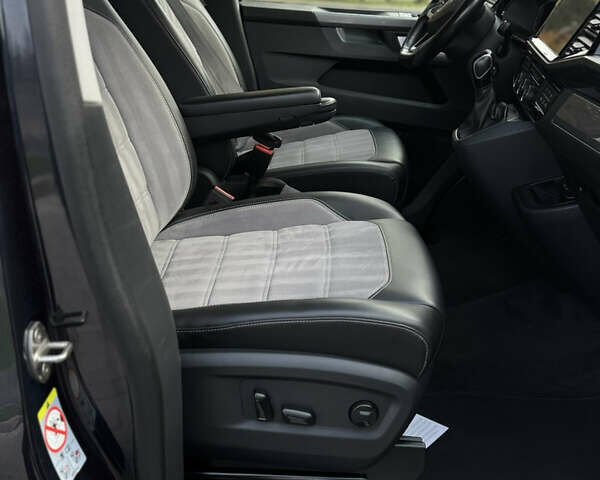 Серый Фольксваген Мультиван, объемом двигателя 2 л и пробегом 194 тыс. км за 50300 $, фото 21 на Automoto.ua