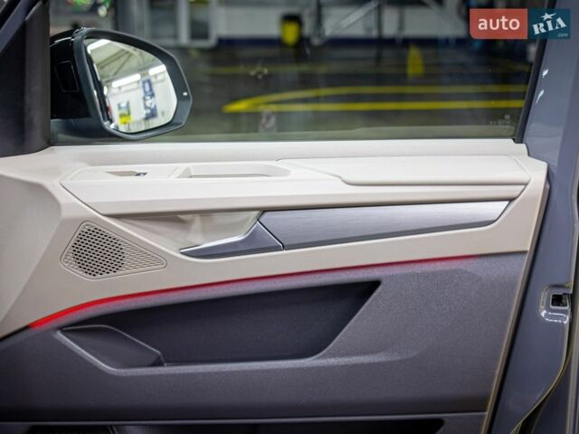 Серый Фольксваген Мультиван, объемом двигателя 2 л и пробегом 85 тыс. км за 59900 $, фото 87 на Automoto.ua