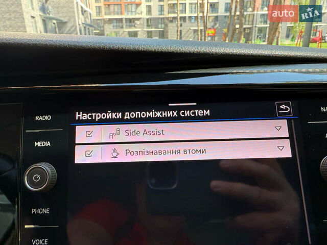 Серый Фольксваген Мультиван, объемом двигателя 2 л и пробегом 125 тыс. км за 55500 $, фото 49 на Automoto.ua