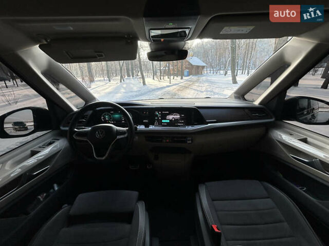 Сірий Фольксваген Мультиван, об'ємом двигуна 1.97 л та пробігом 64 тис. км за 71500 $, фото 29 на Automoto.ua