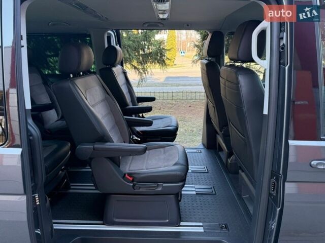 Сірий Фольксваген Мультиван, об'ємом двигуна 1.98 л та пробігом 59 тис. км за 74900 $, фото 32 на Automoto.ua