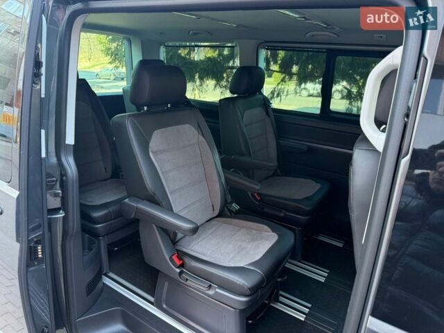 Сірий Фольксваген Мультиван, об'ємом двигуна 1.98 л та пробігом 59 тис. км за 74900 $, фото 21 на Automoto.ua