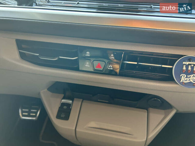 Серый Фольксваген Мультиван, объемом двигателя 1.97 л и пробегом 64 тыс. км за 71500 $, фото 29 на Automoto.ua