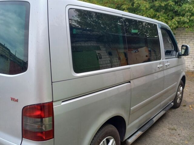 Сірий Фольксваген Мультиван, об'ємом двигуна 0 л та пробігом 370 тис. км за 13300 $, фото 2 на Automoto.ua